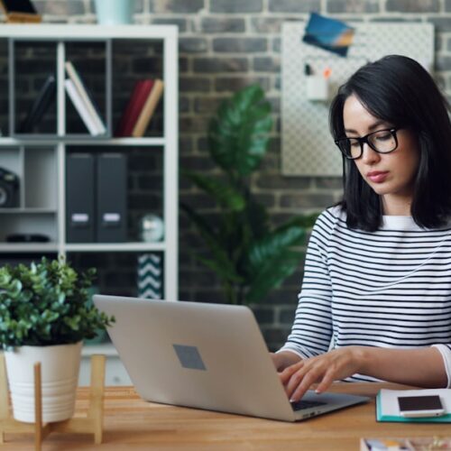 9 Signs of Burnout and How to Bounce Back